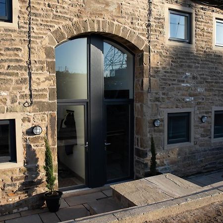 Unique Barn Conversion In Saddleworth Oldham Bagian luar foto