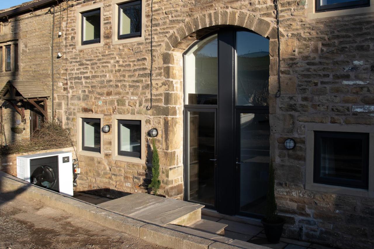 Unique Barn Conversion In Saddleworth Oldham Bagian luar foto