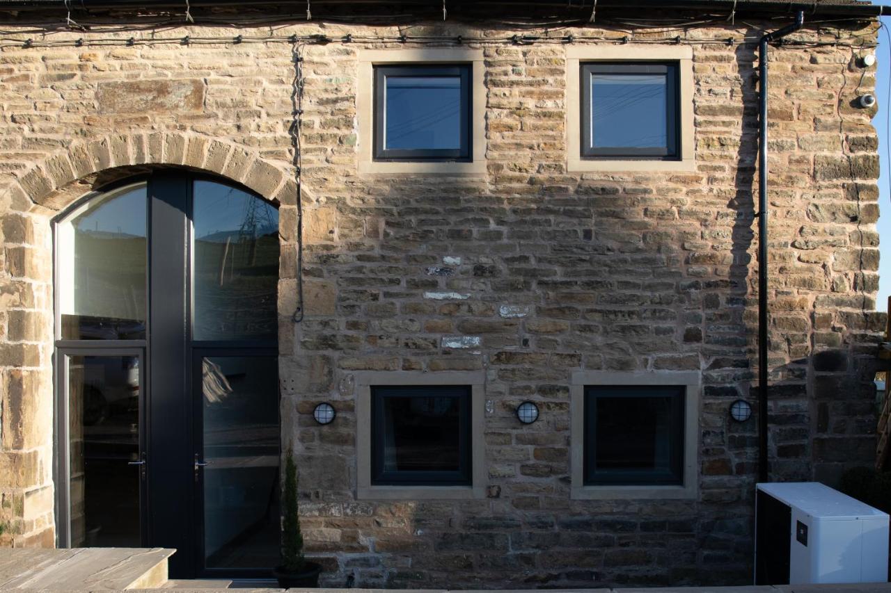 Unique Barn Conversion In Saddleworth Oldham Bagian luar foto
