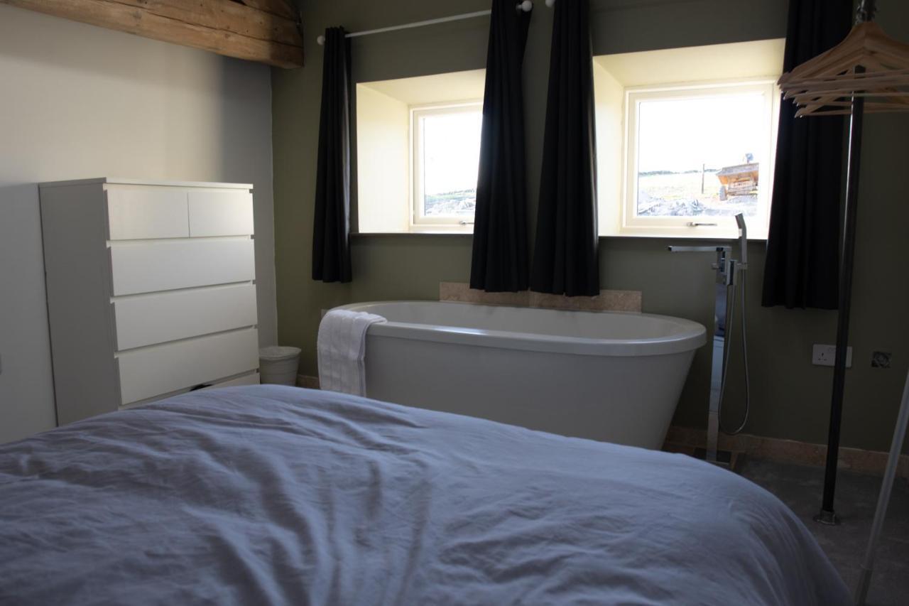 Unique Barn Conversion In Saddleworth Oldham Bagian luar foto