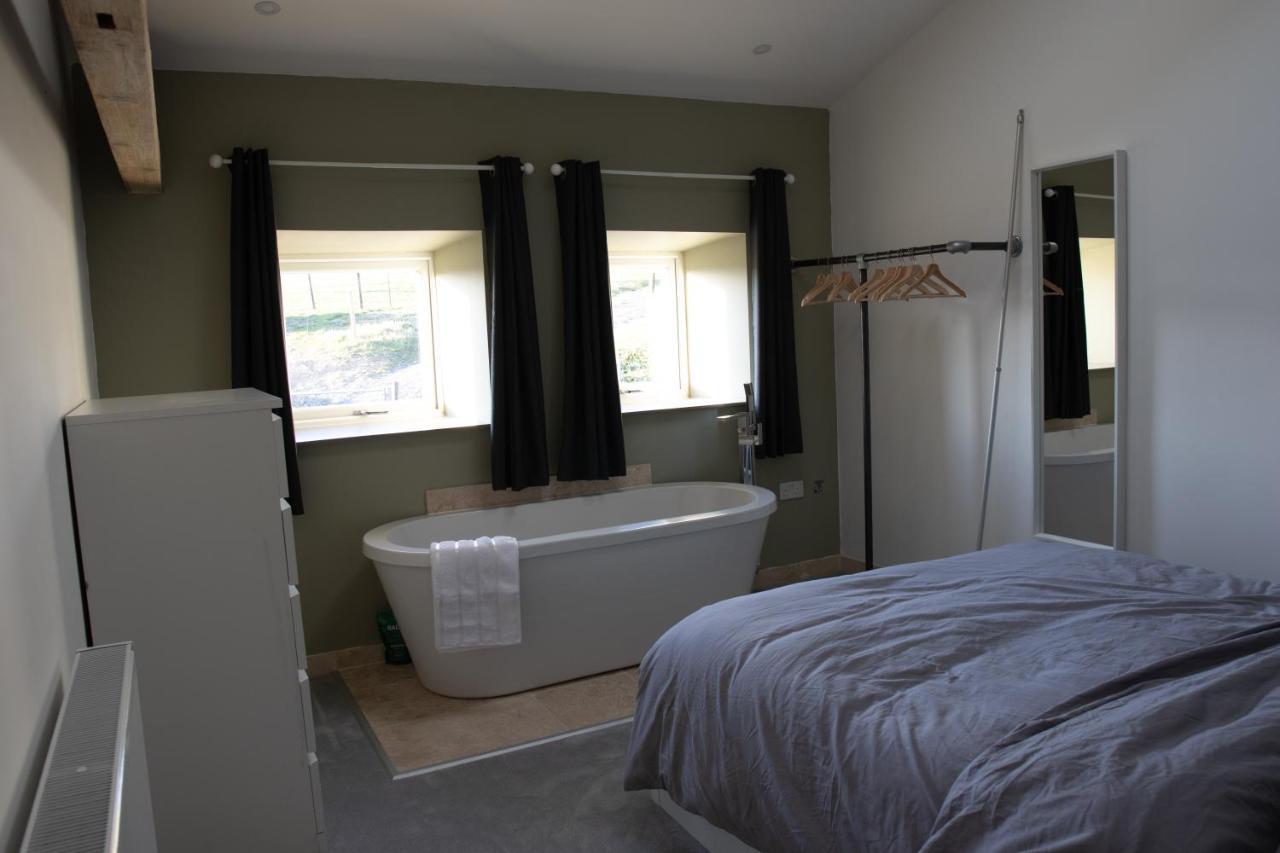 Unique Barn Conversion In Saddleworth Oldham Bagian luar foto