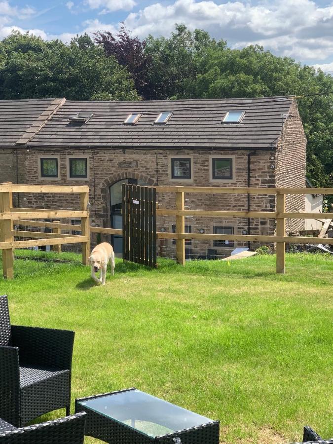 Unique Barn Conversion In Saddleworth Oldham Bagian luar foto