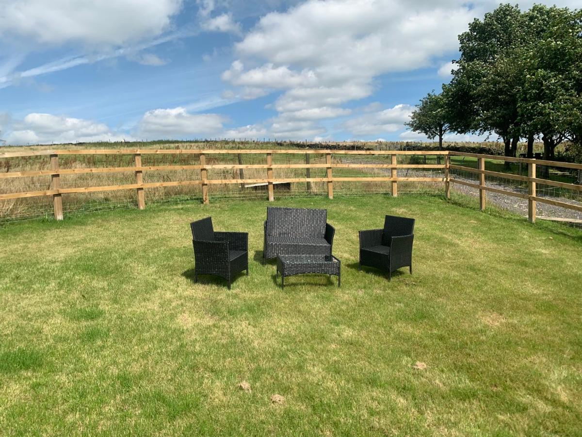 Unique Barn Conversion In Saddleworth Oldham Bagian luar foto